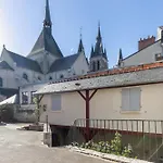 L\'Antre Des Rois - Place De Parking